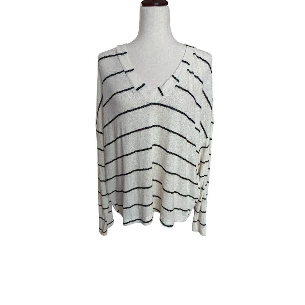 Blu Pepper Cream Black Striped V-Neck Lightweight Sweater Women’s Size Large - Picture 3 of 9
